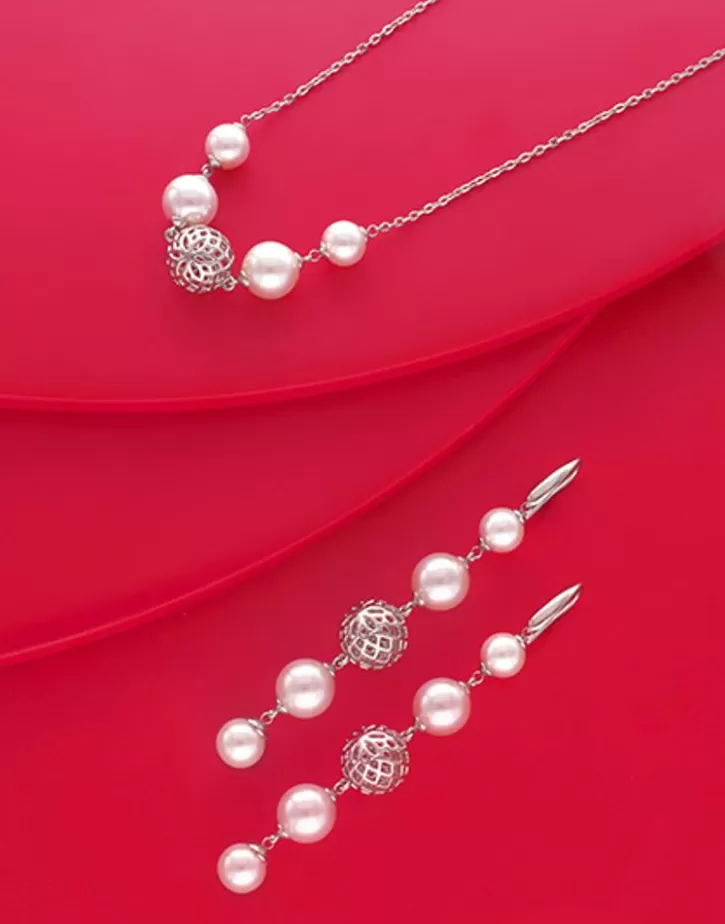 Clearance Majorica Eternal Necklace With Round Pearls And Cutwork Ball In Silver