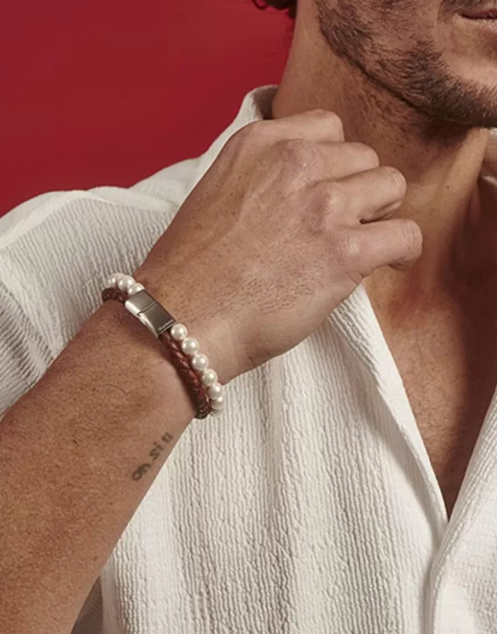 Shop Majorica Sailor Bracelet In Steel, Brown Leather And White Pearl 22Cm